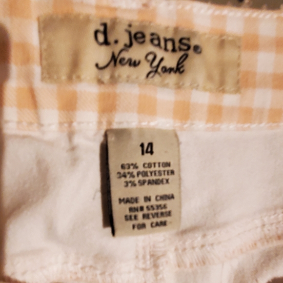 d. jeans pink & white checked shorts Size 14 - Picture 3 of 4